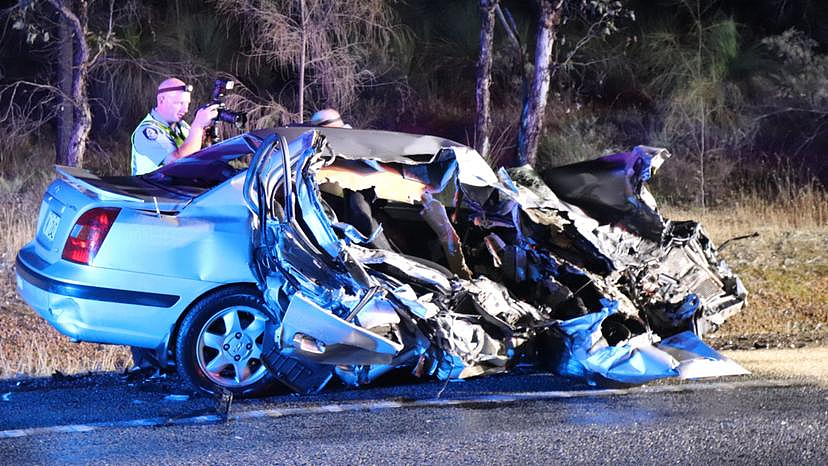 悲剧！西澳发生严重车祸，轿车与卡车车队相撞，一女子当场死亡（组图） - 4