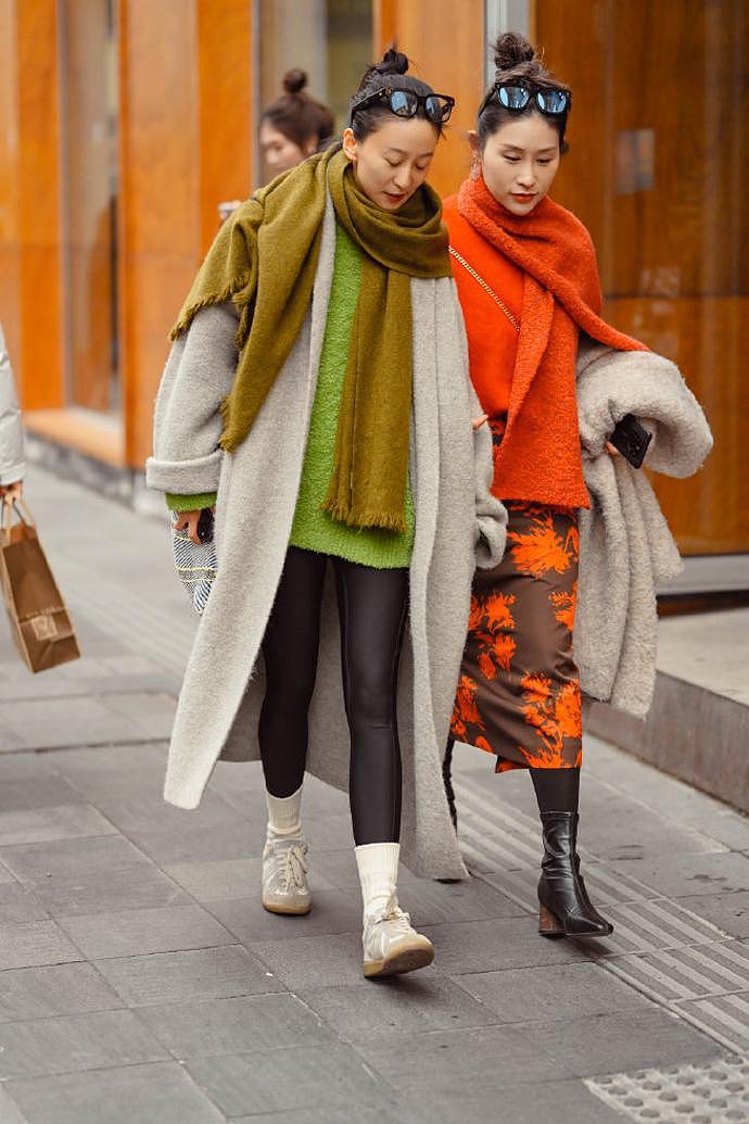 【时尚】被上海女生惊艳了！满街都是“大衣+无痕裤”，保暖好看，很洋气（组图） - 2