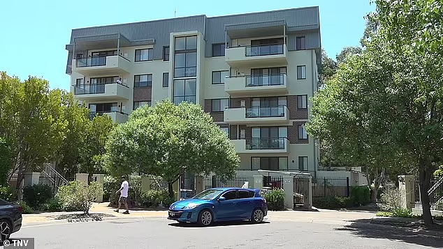 揪心！悉尼男童从公寓3楼阳台坠落，重伤送医（视频/组图） - 3