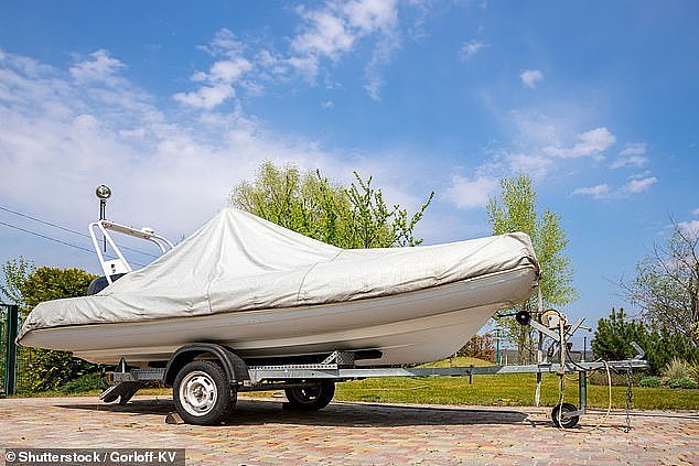 One person thought Aussies who own a boat they hardly use were upper middle class while another thought a sign someone was well off has a house within 15km of Melbourne or Sydney