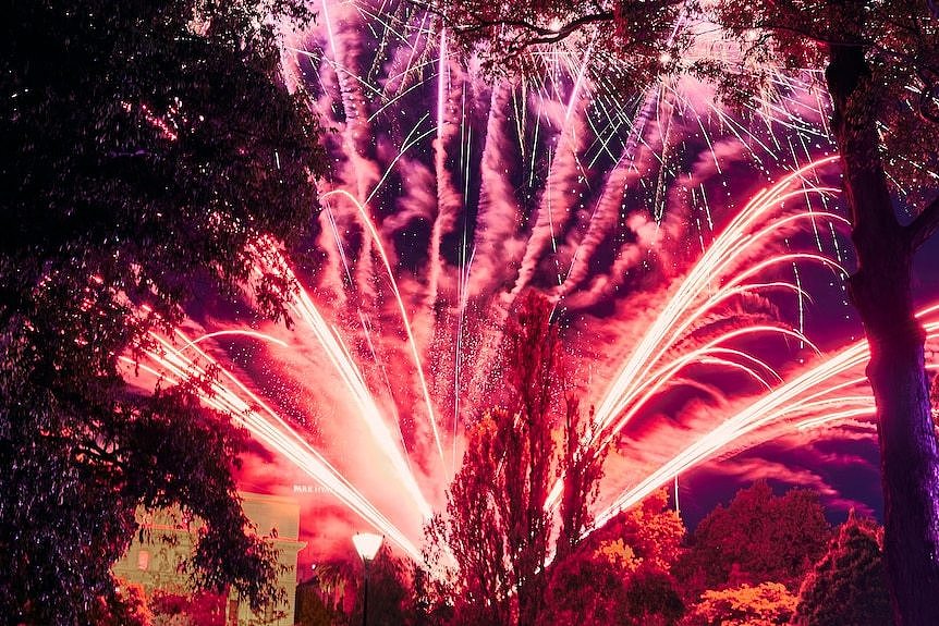 墨尔本跨年烟花激光秀将照亮夜空。