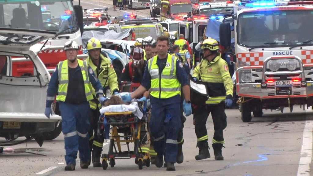 最新！蓝山惨烈车祸致2死15伤，现场惨不忍睹，伤者包括多名儿童（视频/组图） - 2