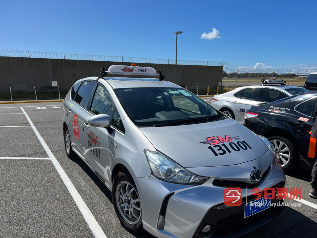 Toyota 2019年 Prius V 18L 自动