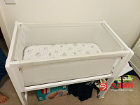 闲置近新baby床95新床头柜全新大床睡觉护栏架网