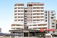 Burwood公园旁8号全新Metro精品完美公寓高层两房两卫一车位诚意出售