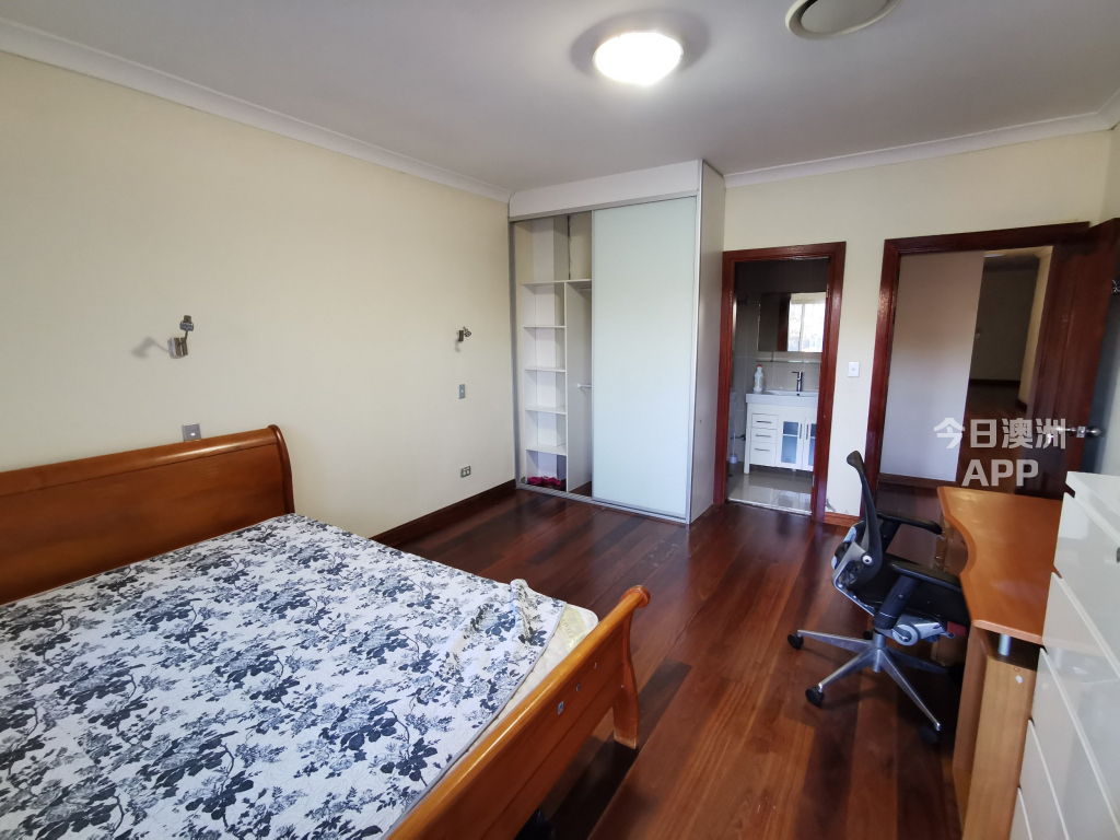 今日悉尼Ashfield 近新近火车站高尚4大房2大厅3卫浴舒适阳光house1330 Ashfield 近新近火车站高尚4大房2大厅3卫浴舒适阳光house1330