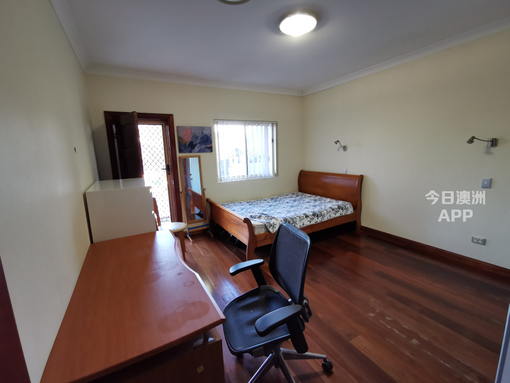 今日悉尼Ashfield 近新近火车站高尚4大房2大厅3卫浴舒适阳光house1330 Ashfield 近新近火车站高尚4大房2大厅3卫浴舒适阳光house1330