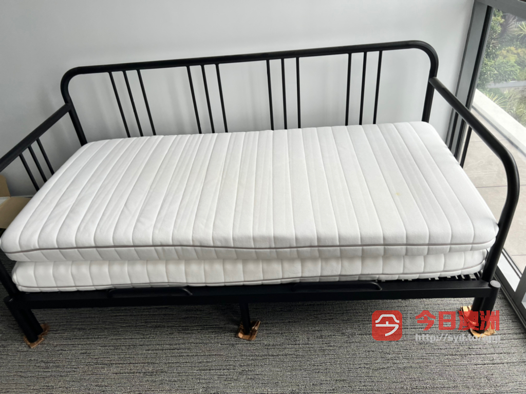 IKEA day bed 日间床 沙发床