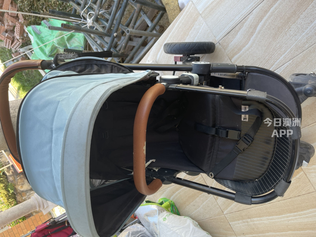 一年新婴儿车婴儿座椅花园雨水桶