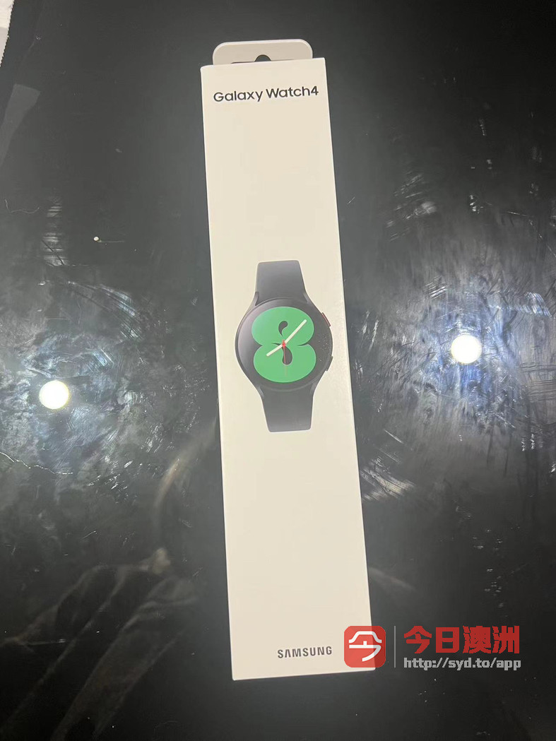 出全新Samsung galaxy watch 4