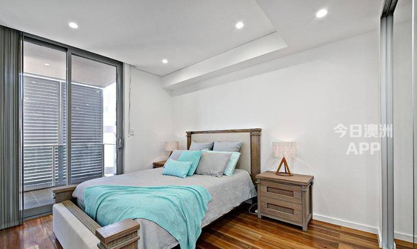 今日中央海岸Wolli Creek 3房apartment 主卧出租包家具包水费房东直租不同住 Wolli Creek 3房apartment 主卧出租包家具包水费房东直租不同住