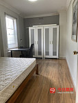 Burwood  联排别墅闹中取静3分钟火车站次卧