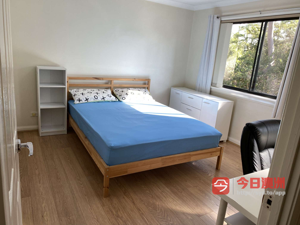 今日珀斯Epping 明亮大房带独立卫浴 衣帽间 近火车站超 Epping 明亮大房带独立卫浴 衣帽间 近火车站超