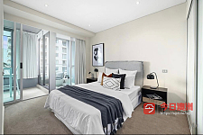 Sydney     领包入住市中心地标广场高层楼出租一间大卧室
