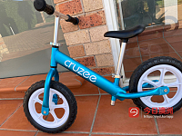 出让闲置近新Cruzee  balance bike 自行车儿童头盔