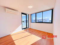 Campsie  东北朝向 全新地板 开阳两房两卫 精品小区单位出租