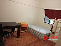 Burwood          新整修house出租静街免费停车新整修