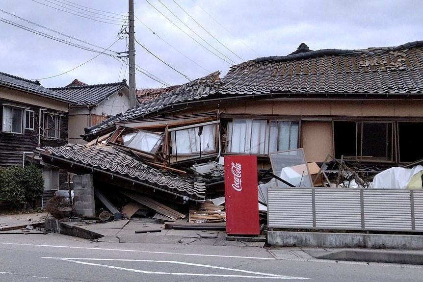 A house with a collapsed left side 