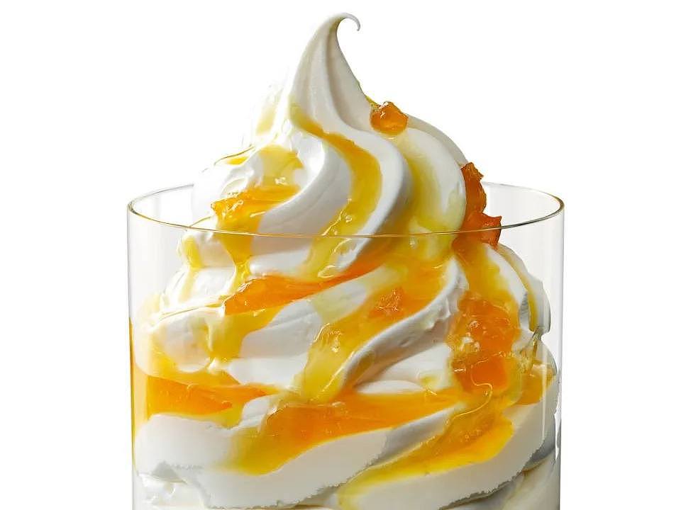 Those who want a cold treat can purchase a pineapple sundae.