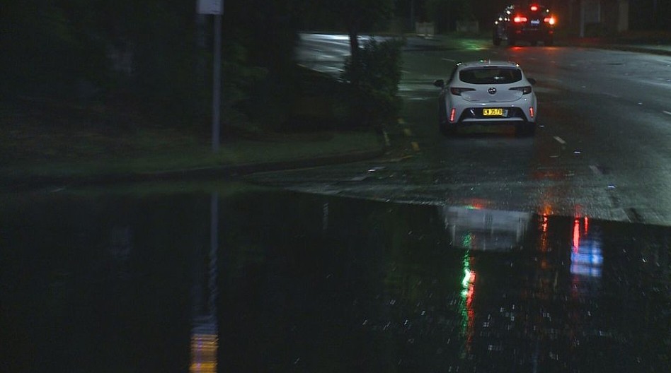 强降雨横扫悉尼！Rhodes​街道被迫关闭，气象局发布洪水警告（组图） - 2