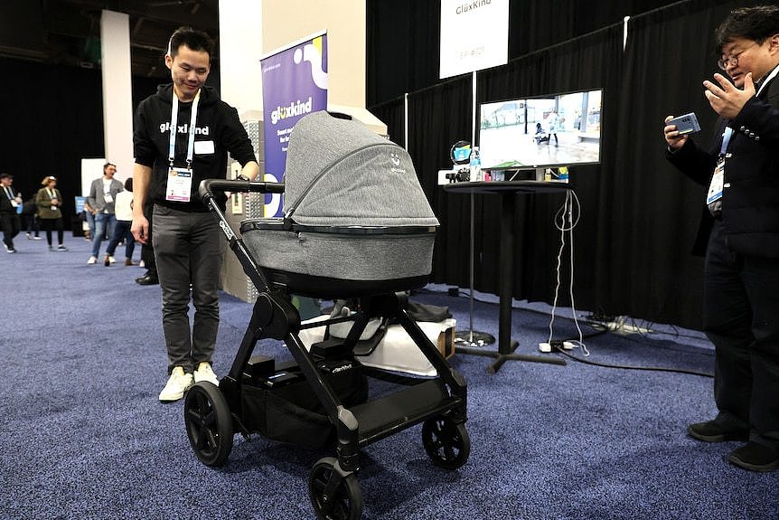 Gluxkind公司的人工智能婴儿车