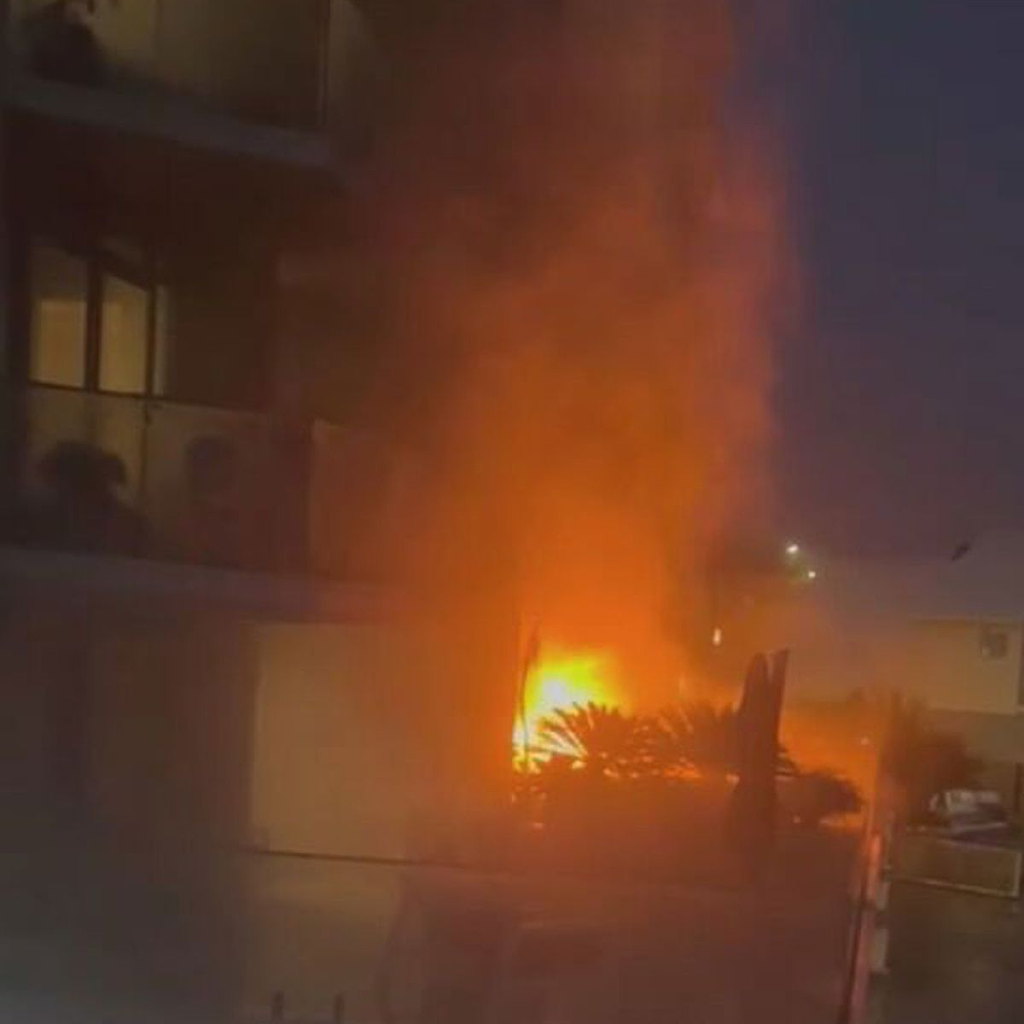 悉尼公寓楼爆炸起火！2人送医治疗，楼内50位居民紧急疏散（视频/组图） - 2