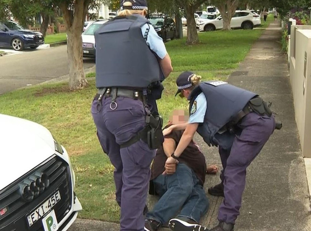 悉尼街头惊现大批警察！男子屡次无视指令，被警方用泰瑟枪“放倒”逮捕（组图） - 6