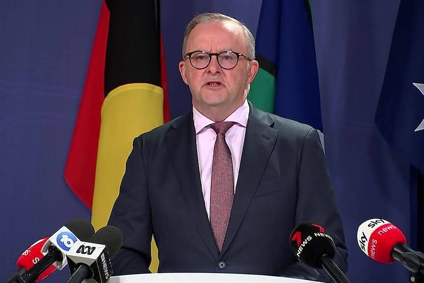 'Australians have the right to know': PM Albanese on missing cabinet documents