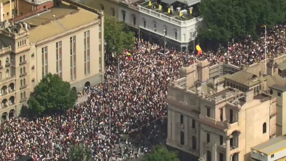 ,,Large crowds gather outside Parliament House in Melbourne. Picture: Nine News