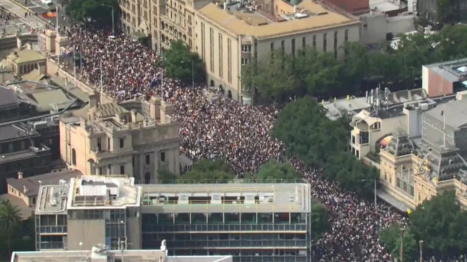 ,,Large crowds gather outside Parliament House in Melbourne. Picture: Nine News