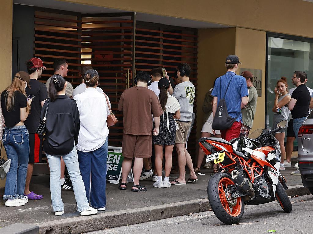 Long lines at the rental inspection for a unit above the Evening Star Hotel in Surry Hills. Picture: Sam Ruttyn