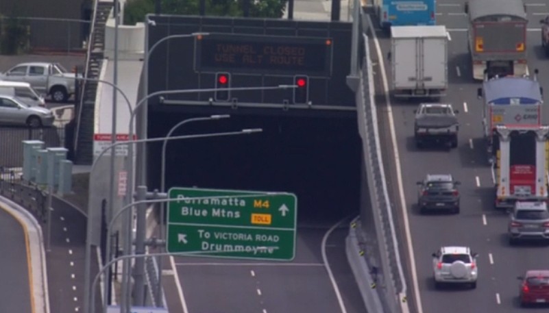 隧道起火引浓烟，悉尼2大高速受影响！部分路段被封，过路司机需绕行（组图） - 2