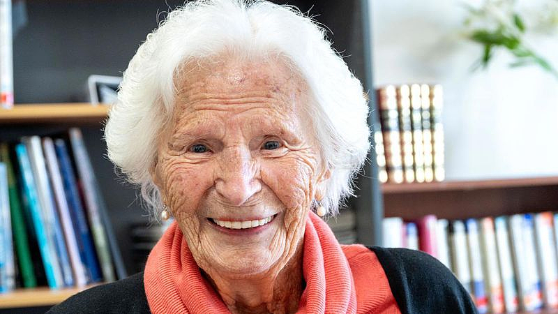 澳洲最长寿老人去世，享年111岁！生前分享两大“长寿秘籍”（图） - 2