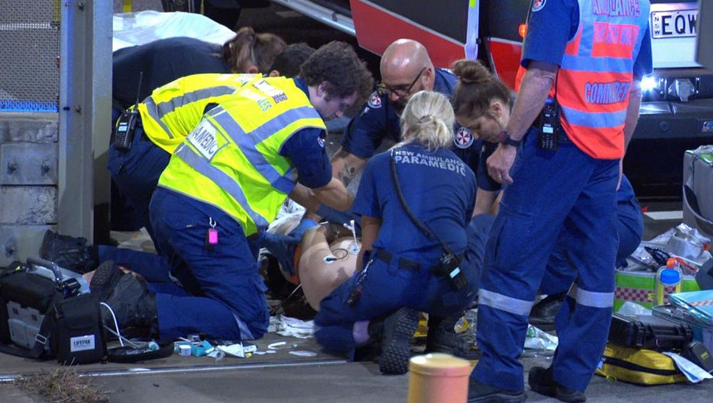 悉尼东区发生车祸！性感小姐姐涉酒驾被控，被撞者不省人事（组图） - 2
