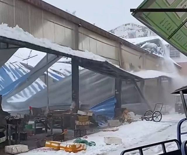 15年来最强雨雪！多地菜市场顶棚垮塌：湖南救出6人、湖北1死1伤（视频/组图） - 6