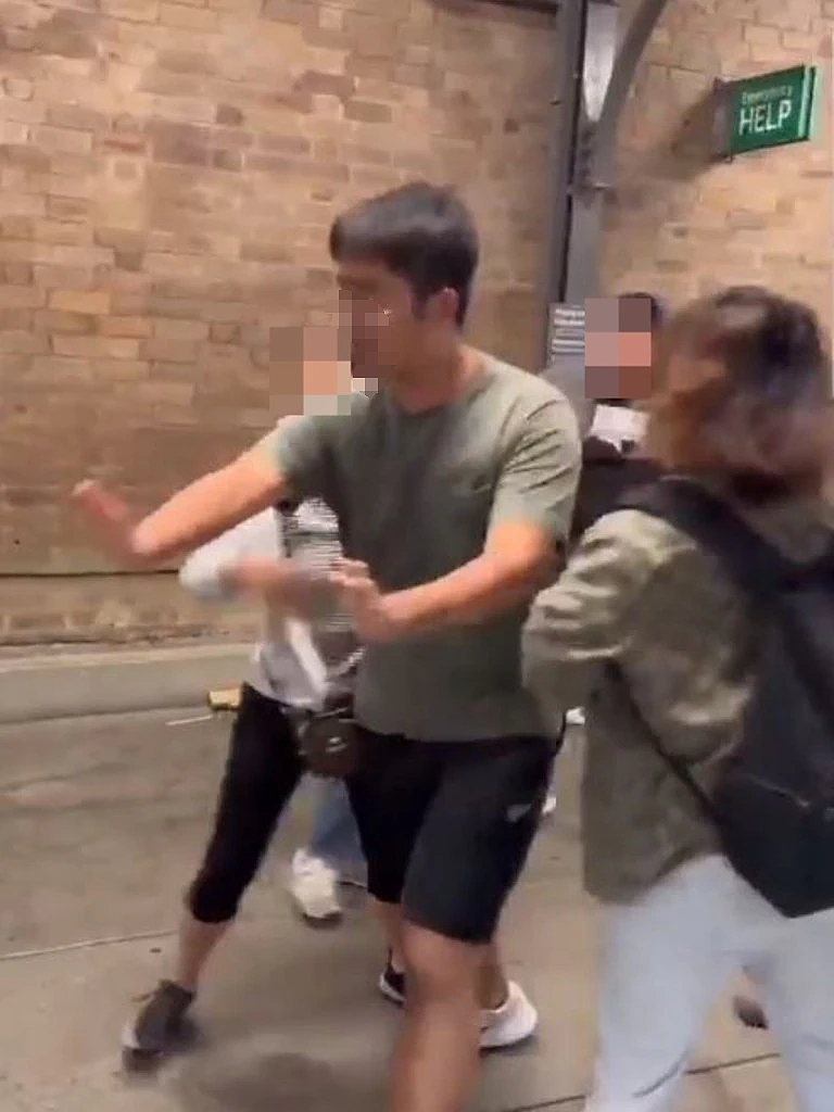澳华人区火车站发生袭击事件！3女1男遭围殴，4名少女当场被捕（视频/组图） - 4