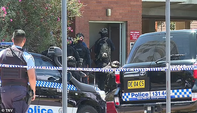 悉尼警方展开突袭行动！1男子家中被捕，多条街道封锁（视频/组图） - 3