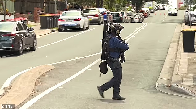 悉尼警方展开突袭行动！1男子家中被捕，多条街道封锁（视频/组图） - 7