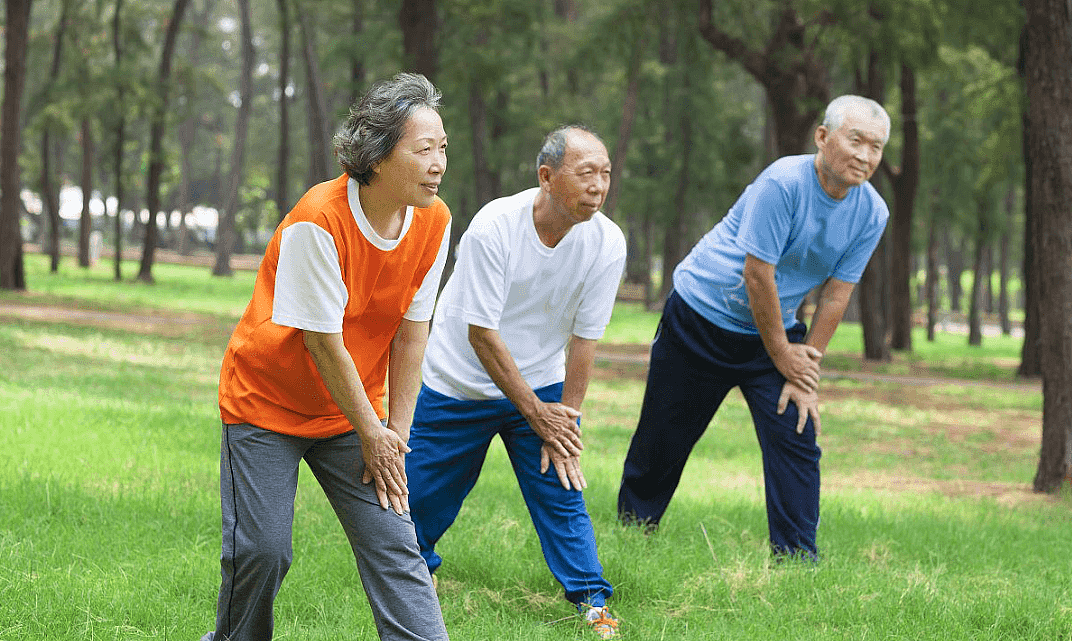【健康】走路是长寿的良药！再次提醒：到了60岁，走路牢记“4不要”（组图） - 17