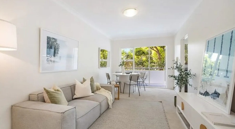 悉尼房市迎来今年首个“超级星期六”！Epping旧屋超底价$61万售出，中介：翻修至少花$20万（组图） - 4