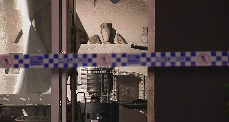 损失惨重！澳新开业餐厅遭汽油弹袭击起火，周围人心惶惶（组图） - 3