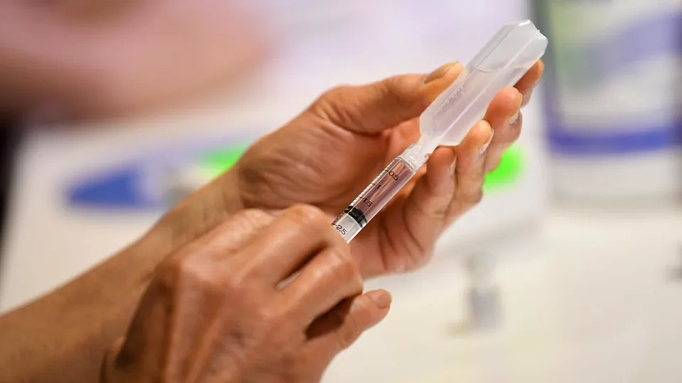 新冠病毒不断在澳蔓延，联邦政府鼓励民众继续接种疫苗加强针（图） - 2