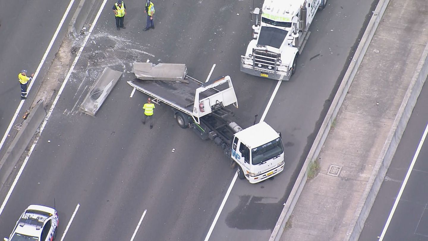 悉尼M4车祸，卡车汽车猛撞，事故现场一片狼藉！周边区域严重拥堵，车龙长达12公里（组图） - 3