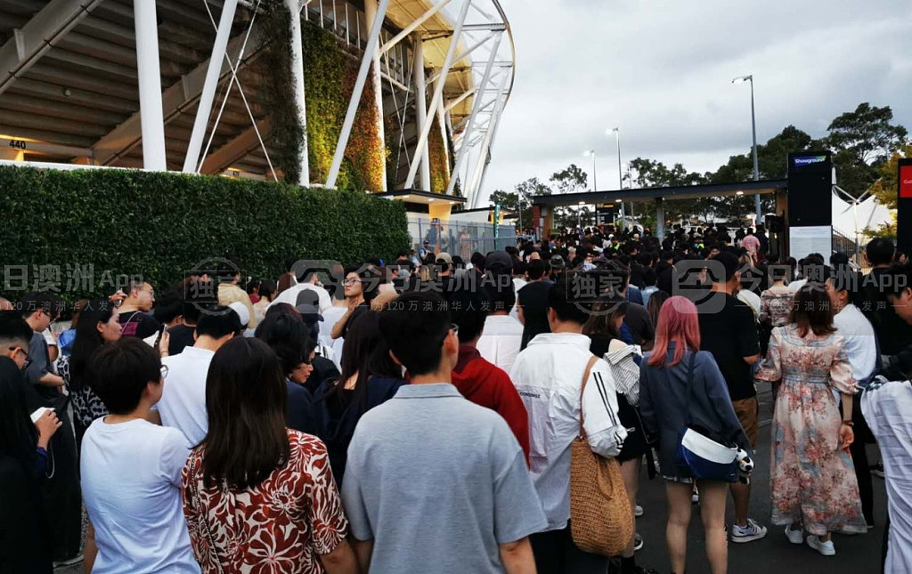 周杰伦悉尼演唱会开唱，逾万华人歌迷冒雨到场！经典曲目引得全场大合唱（视频/组图） - 9