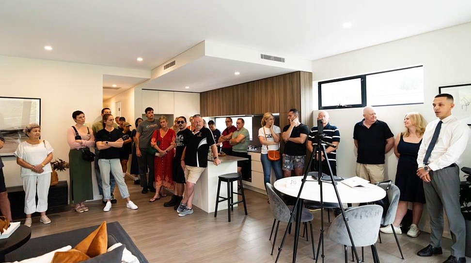 悉尼两居室公寓受热捧！超底价$30.5万售出，创当地拍卖记录（组图） - 4