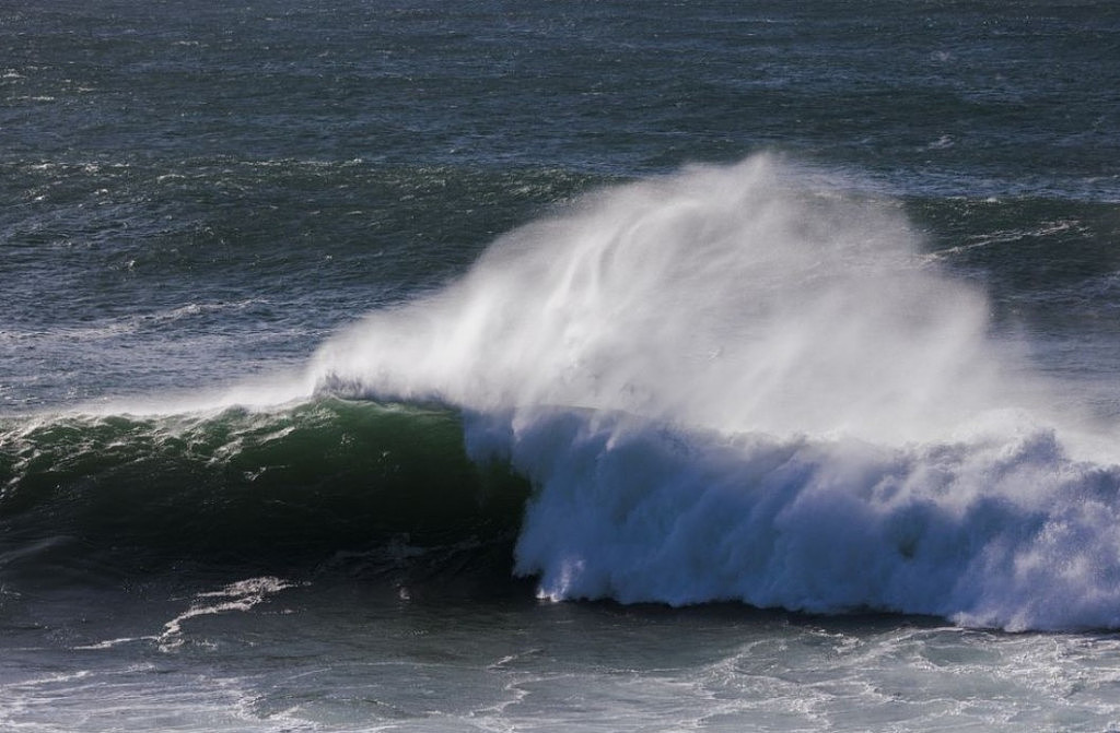 澳洲东海岸将现危险巨浪！最高达12米，气象局发警告（组图） - 2