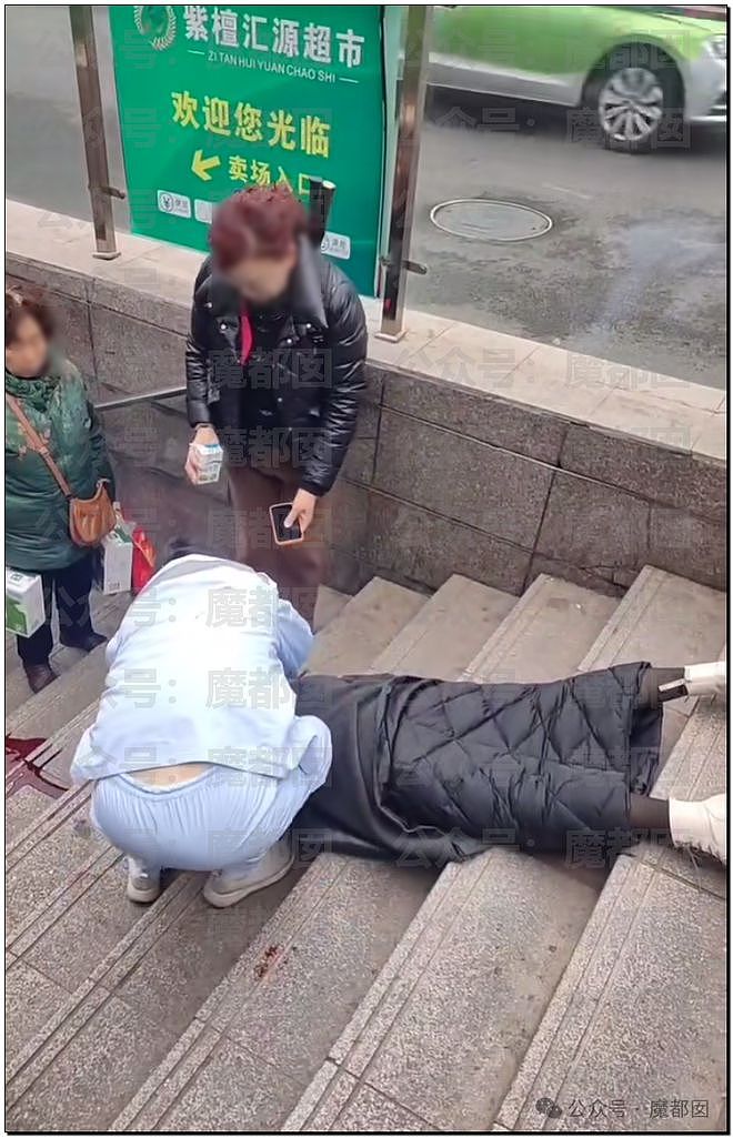 惨烈！猛摔、撕裂、涌血…中国女孩玩手机重摔血流一地！（组图） - 67