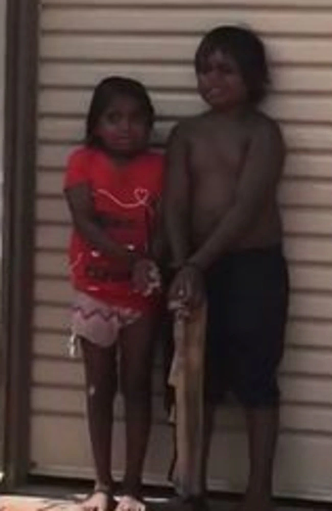 澳洲民众炸锅！西澳3名原住民儿童闯入民宅游泳，遭白人男子捆绑，引发强烈抗议（视频/组图） - 7