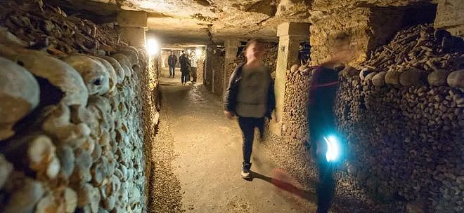 巴黎最凶景点又出事！19岁少女作死私入地下墓穴探险，险些一去不返（组图） - 8