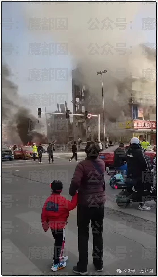 热搜第一！燕郊爆燃7死27伤，当地阻拦央视记者采访惹众怒（组图） - 13